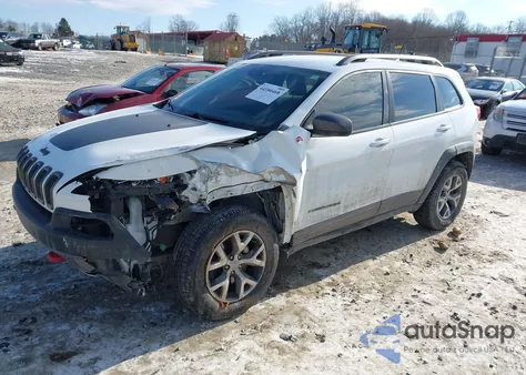 2016 Jeep Cherokee Trailhawk z USA, uszkodzony, nr VIN 1C4PJMBS9GW373031